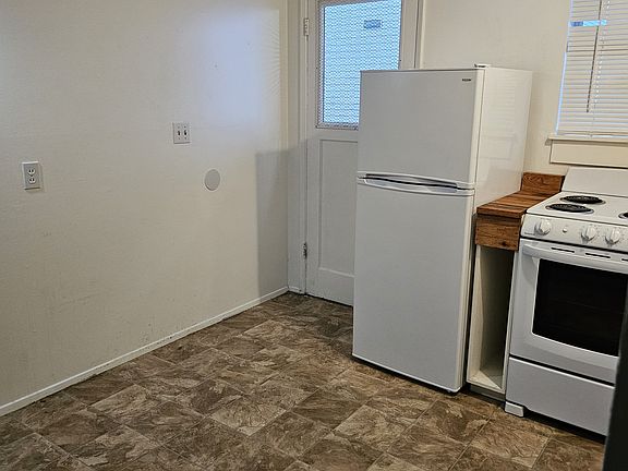 4th image of 12351 26th Ave NE APT 5