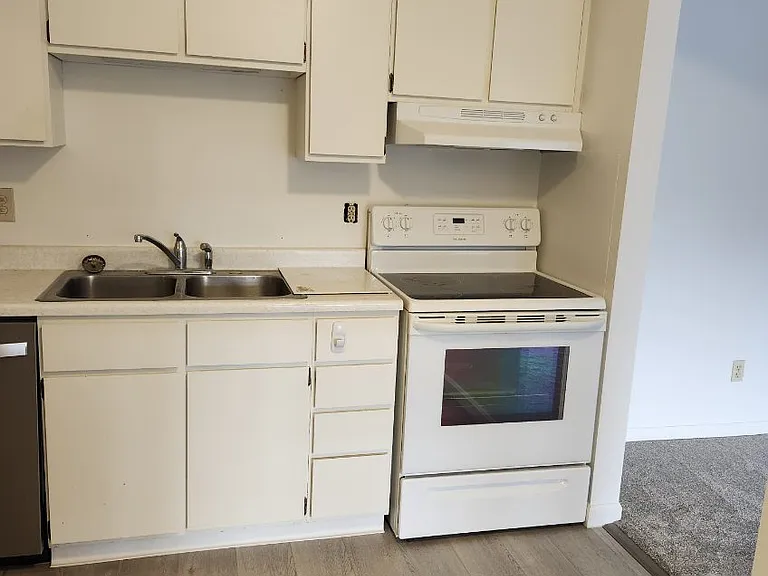 75 Atterbury Blvd #310 — Photo 6