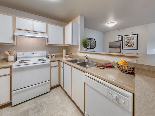 8650 NE Trailwalk Dr #J305