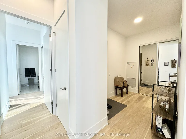 39 Roehampton Ave #4603 — Photo 30