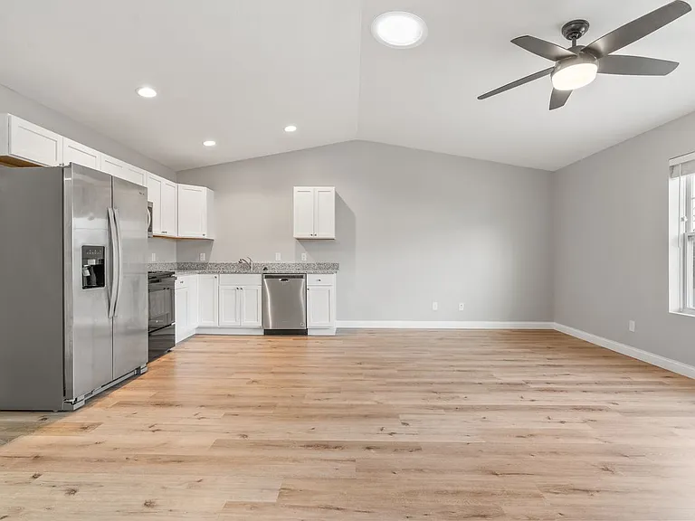 5113 Devils Glen Rd #217 — Photo 4