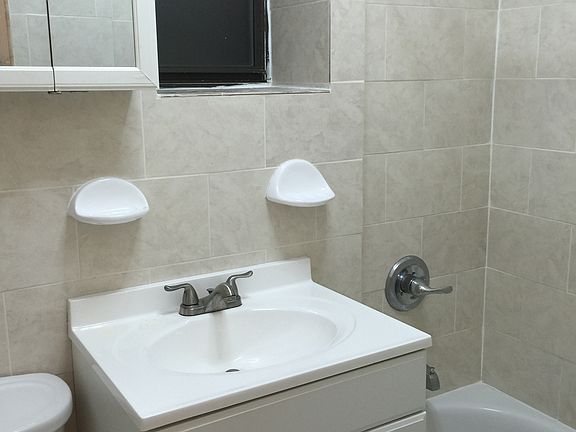 5th image of 6647 Bergen Pl APT B5