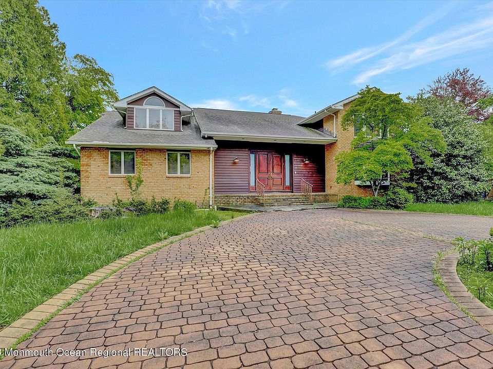 1st image of 84 Wickapecko Dr