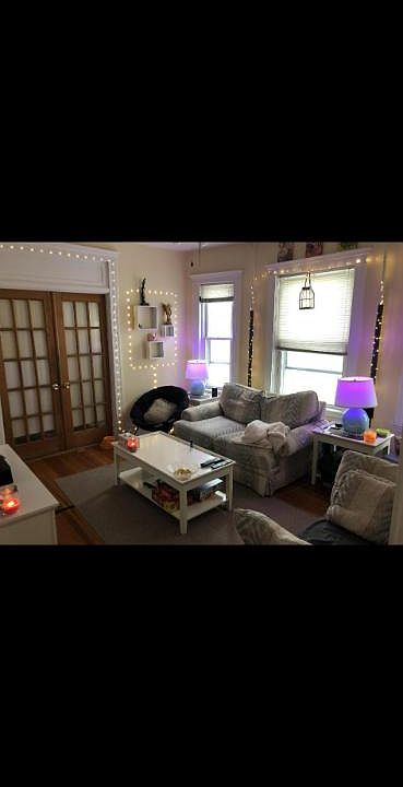2nd image of 905 Saratoga St #2R