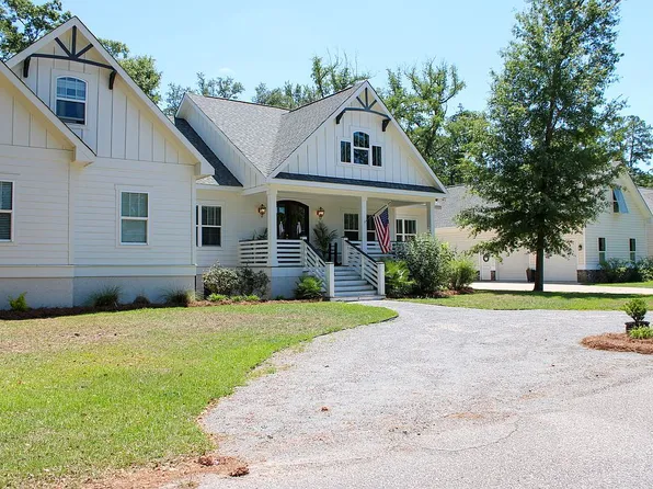 205 Holly Inn Rd, Summerville, SC 29483