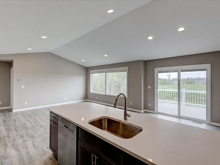 6647 NE 9th Ct — Photo 10