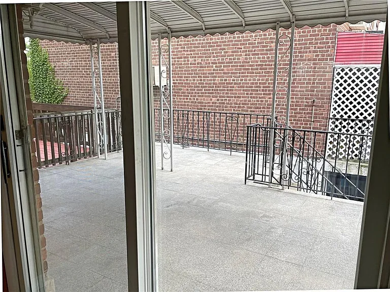 2710 Harding Ave #2 — Photo 7