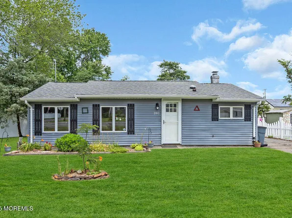202 Beach Boulevard, Forked River, NJ 08731