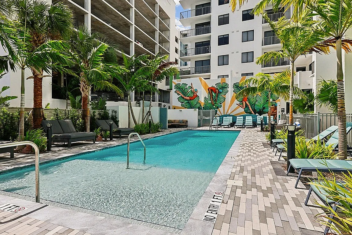 The Tropic — Photo 1
