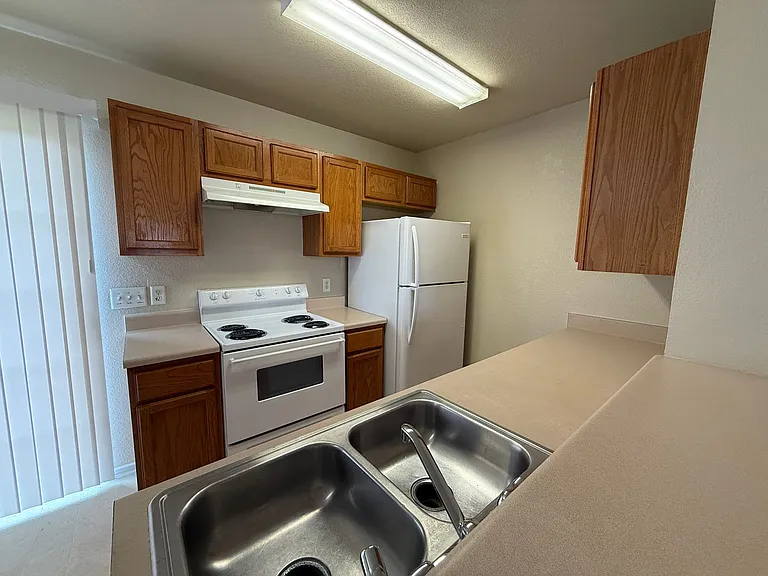 5807 Redstone Dr — Photo 11