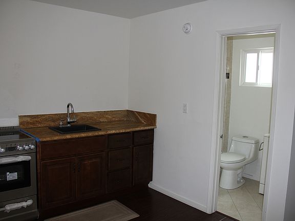 2nd image of 2010 Pacific Ave