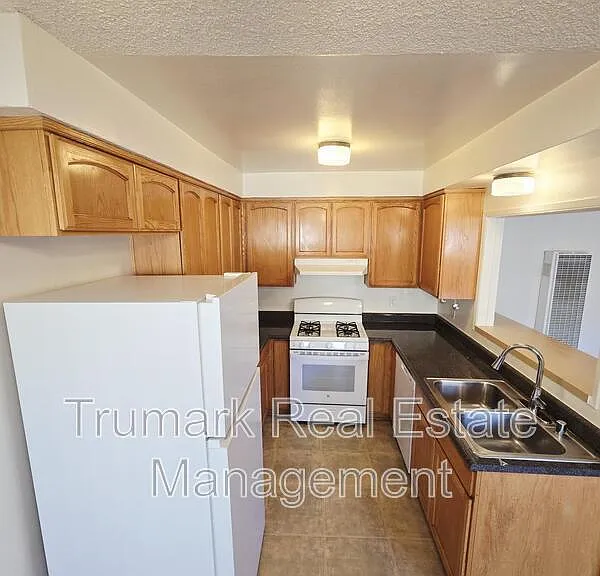 332 Cornell Dr #E — Photo 10