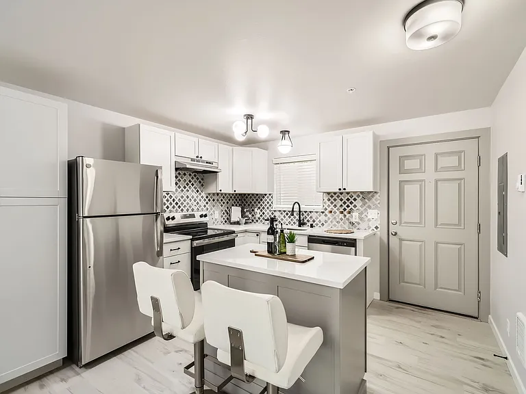 Evergreen Townhomes — Photo 9
