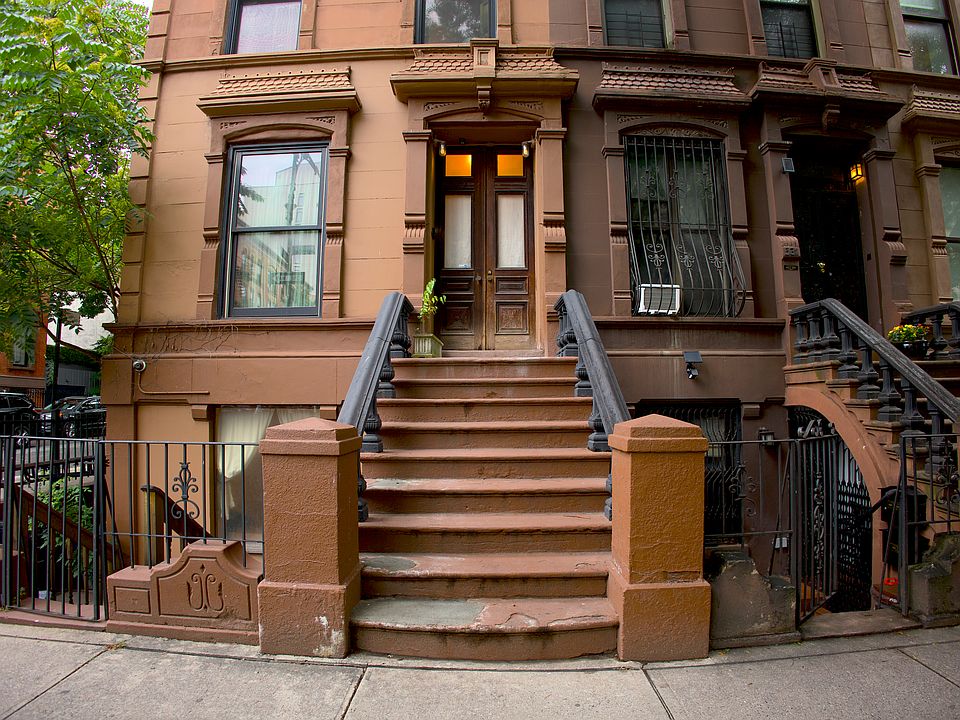 1st image of 529 Manhattan Ave
