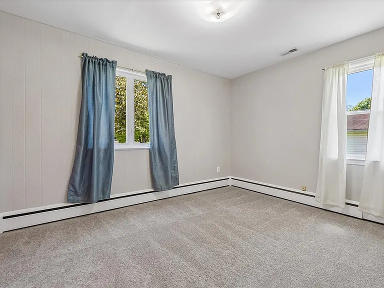 1209 Farmview Rd — Photo 10
