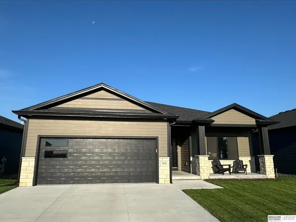 315 N 105th St, Lincoln, NE 68527