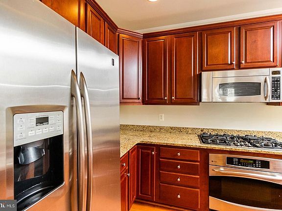 4th image of 2255 Oberlin Dr