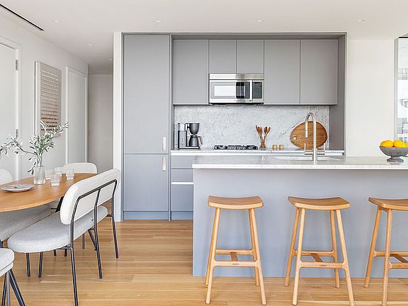 4th image of 547 W 47th St #1008