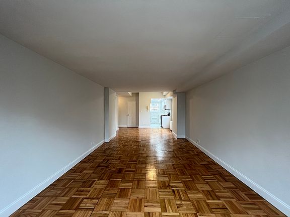 3rd image of 250 E 73rd St APT 17g