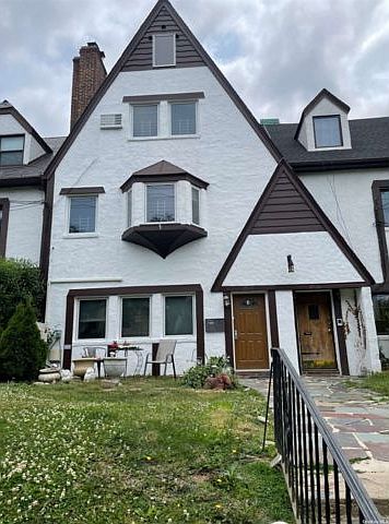 1st image of 2919 Bell Blvd #2