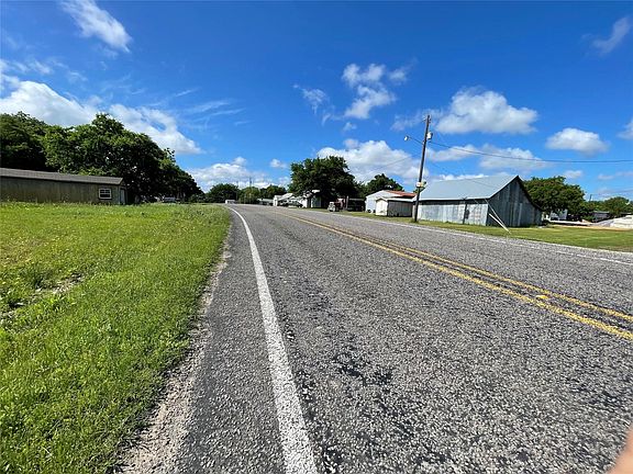 3rd image of 404 N Main St