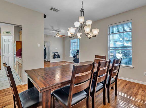 3rd image of 1411 Honeysuckle Ridge Ct