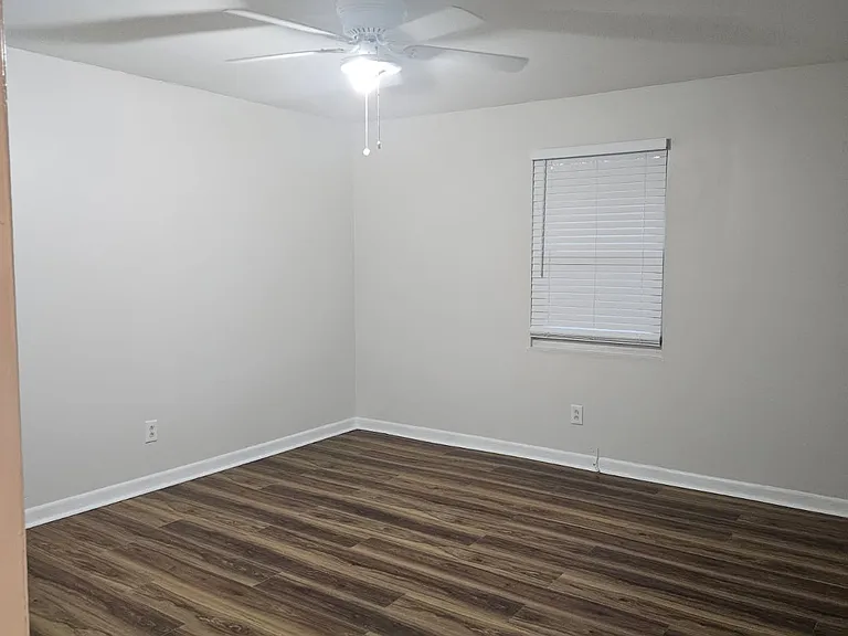 3193 E Point St #4 — Photo 13