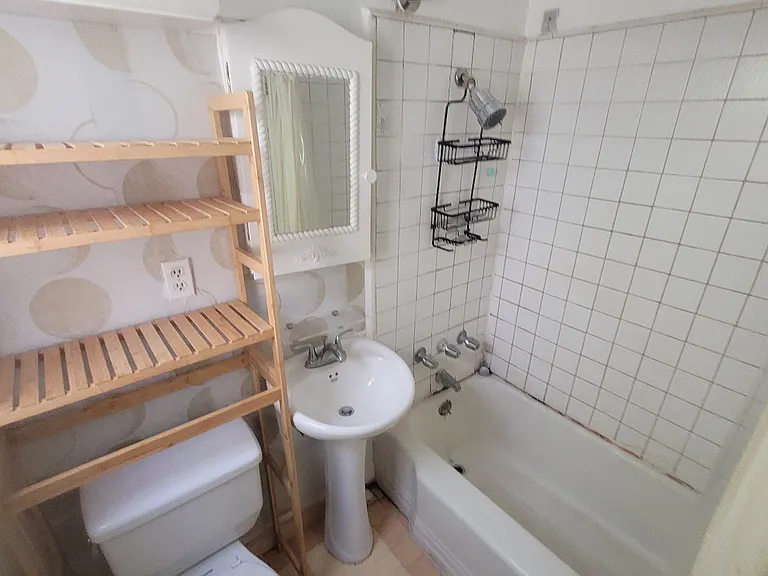 4754 Oakwood Ave #5 — Photo 3