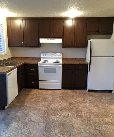 2221 Valencia St — Photo 1