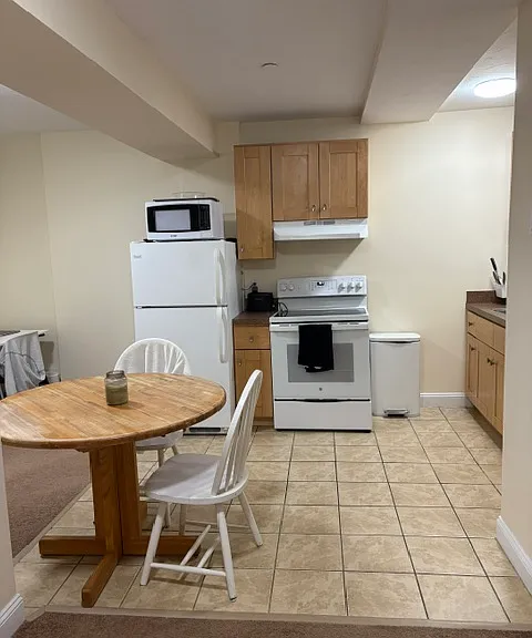 881 Huntington Ave. — Photo 16