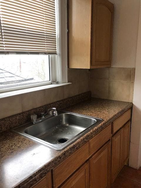 1st image of 840 Clarence Ave #2