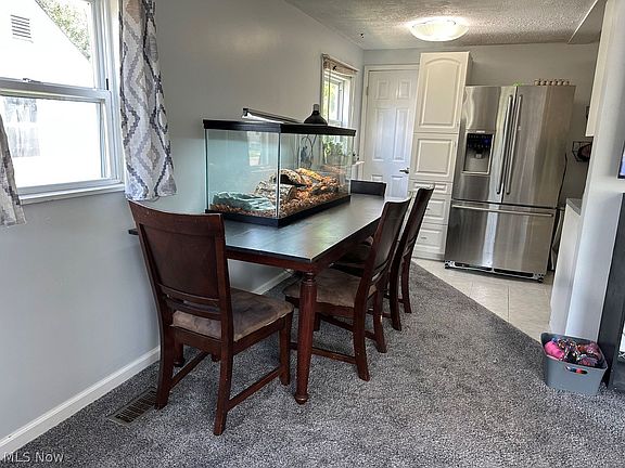 5th image of 216 Tolbert St