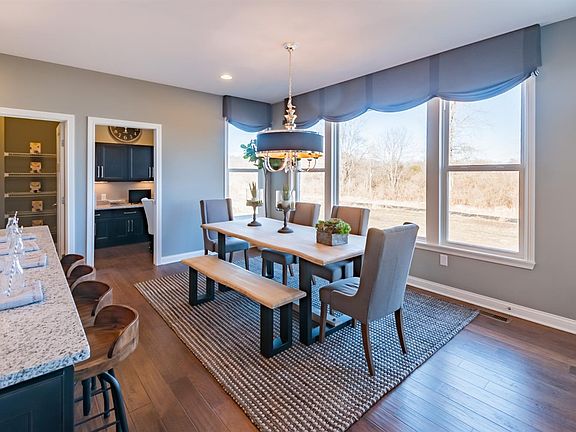 3rd image of 3030 Ambleside Dr