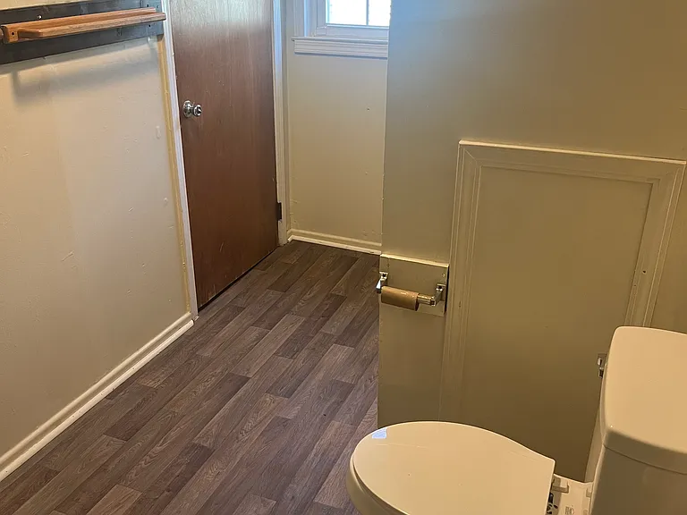 408 Joseph St — Photo 8