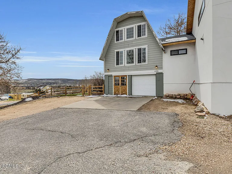 6381 Highland Dr — Photo 26