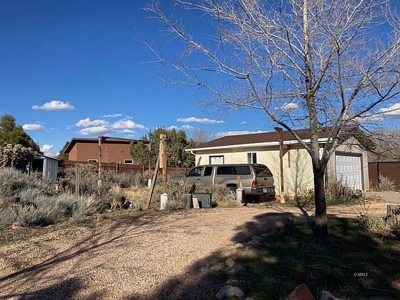 5th image of 748 W Rider Dr