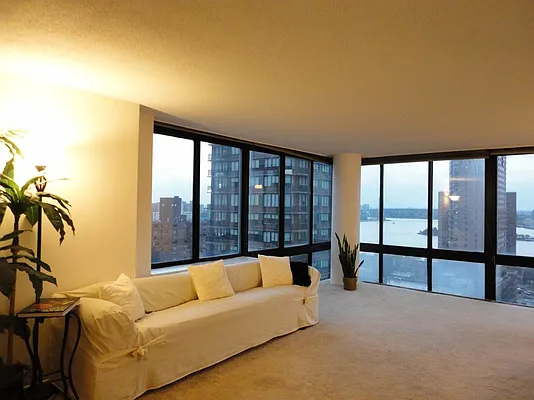 Rented by Wendy B. Gerber, LREB | media 18