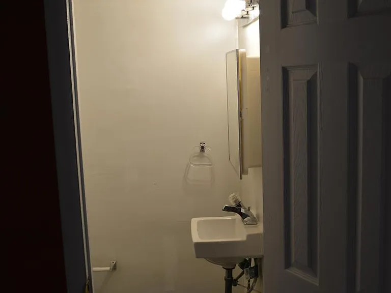 122 N Broom St #SINGLE HOUSE — Photo 4