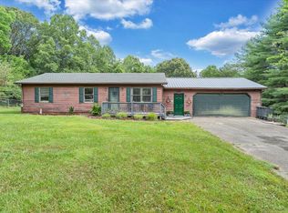 107 Wenwood Dr, Goodview, VA 24095