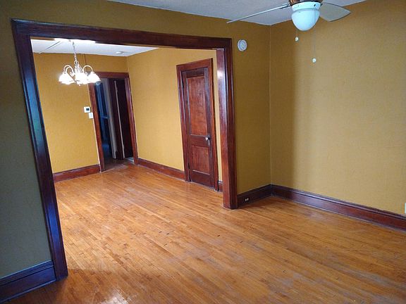 3rd image of 3039 Bryant Ave S APT 1