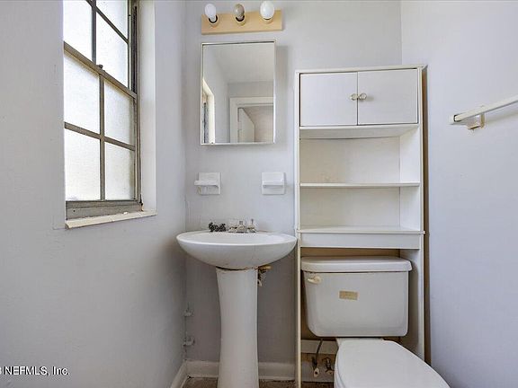 5th image of 8593 DARLINGTON Drive
