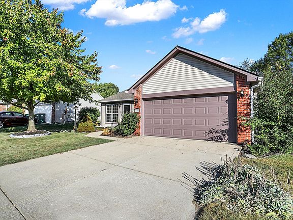 3rd image of 18569 Harvest Meadows Dr E