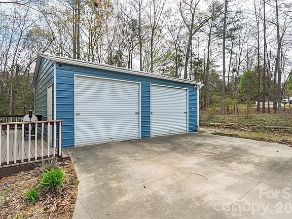 5th image of 1122 Pine Knot Ct