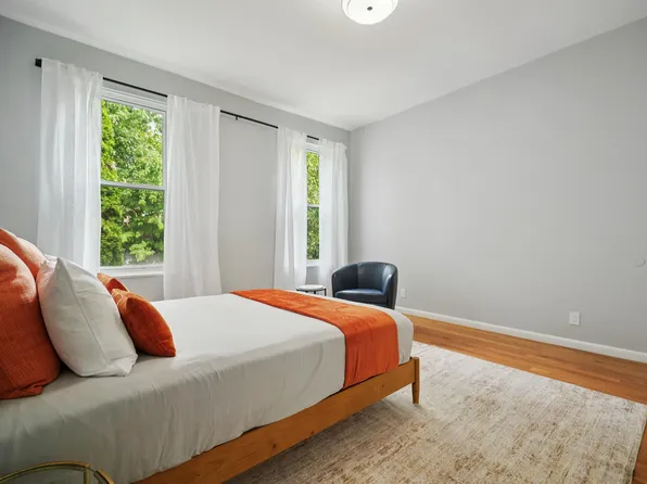 804 Grand Street image 5 of 29