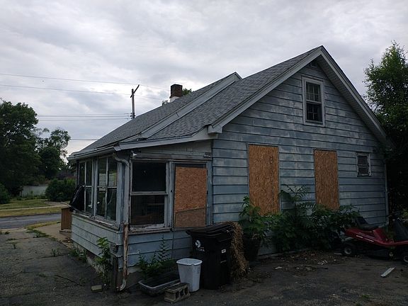 3rd image of 1413 W Ann St