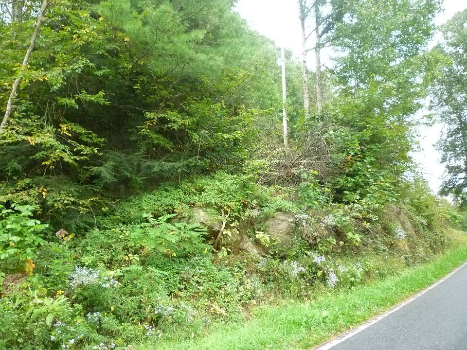 1st image of 15 Falls Landing Ln