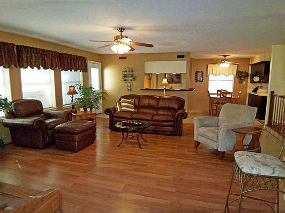 3rd image of 3302 Evergreen Glade Dr