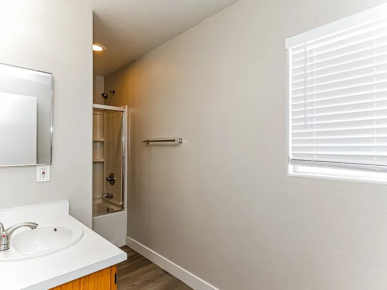 570 Swiss Cottage Ave — Photo 12