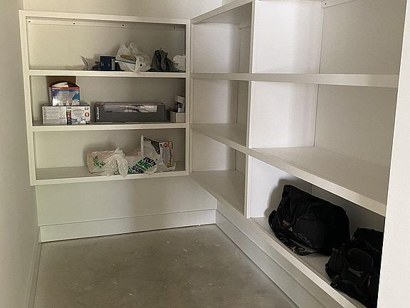 5th image of 551 E Lucy Ln