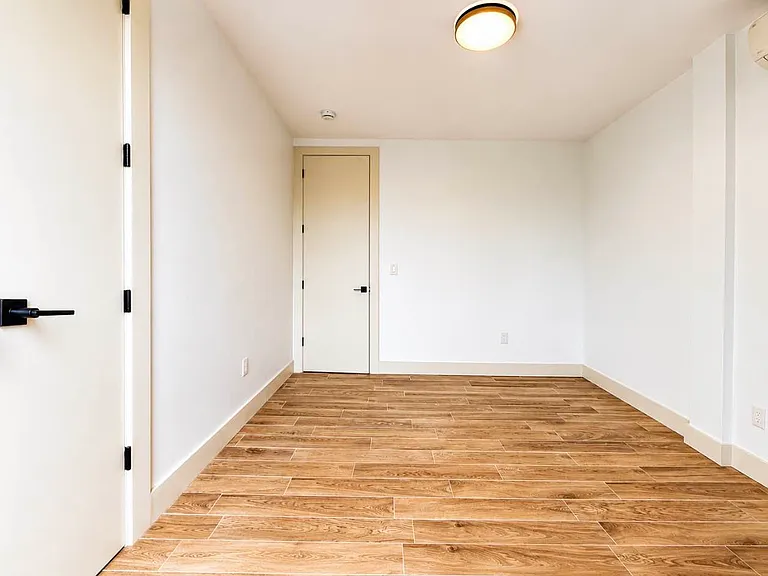 450 E 26th St #1D — Photo 9